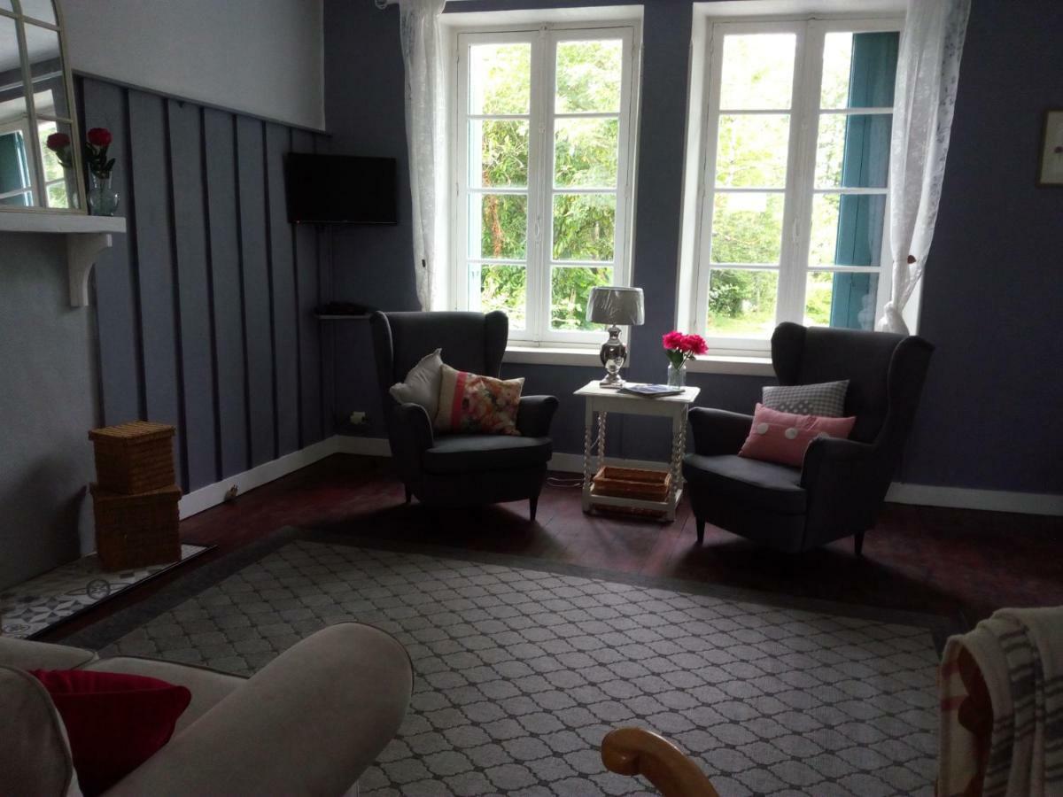 Le Fagnard Bed & Breakfast Chalais  ภายนอก รูปภาพ
