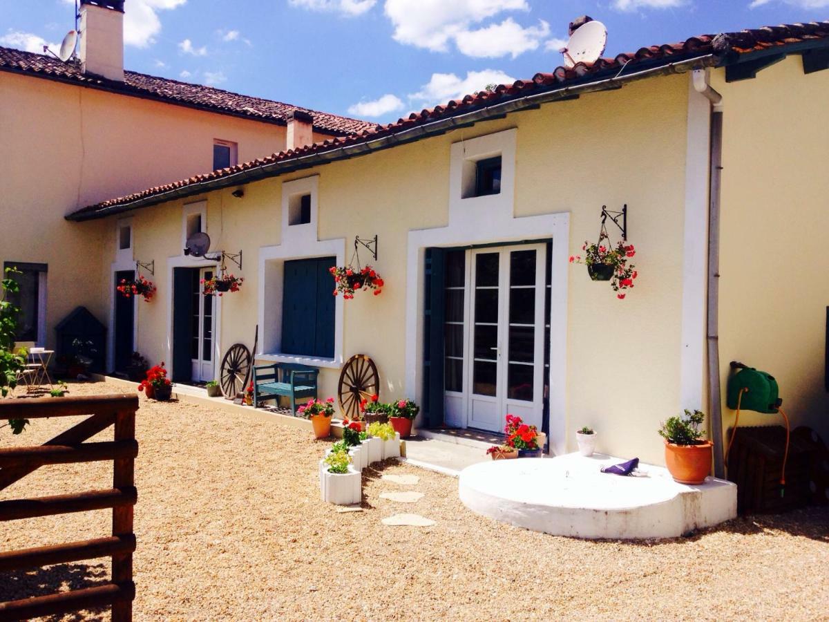 Le Fagnard Bed & Breakfast Chalais  ภายนอก รูปภาพ